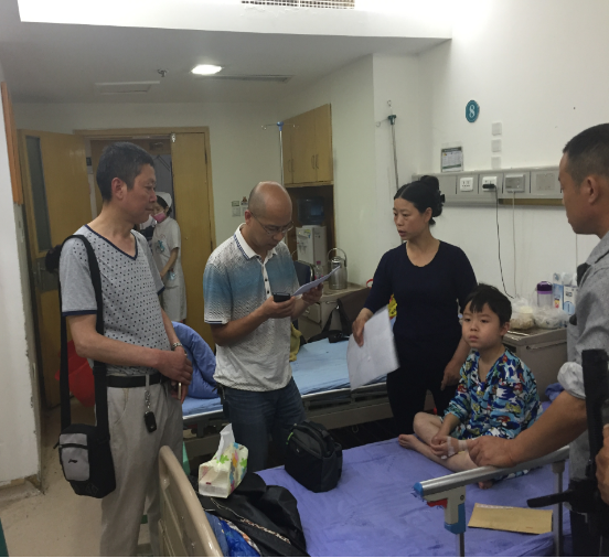 情系扶貧村 慰問暖人心