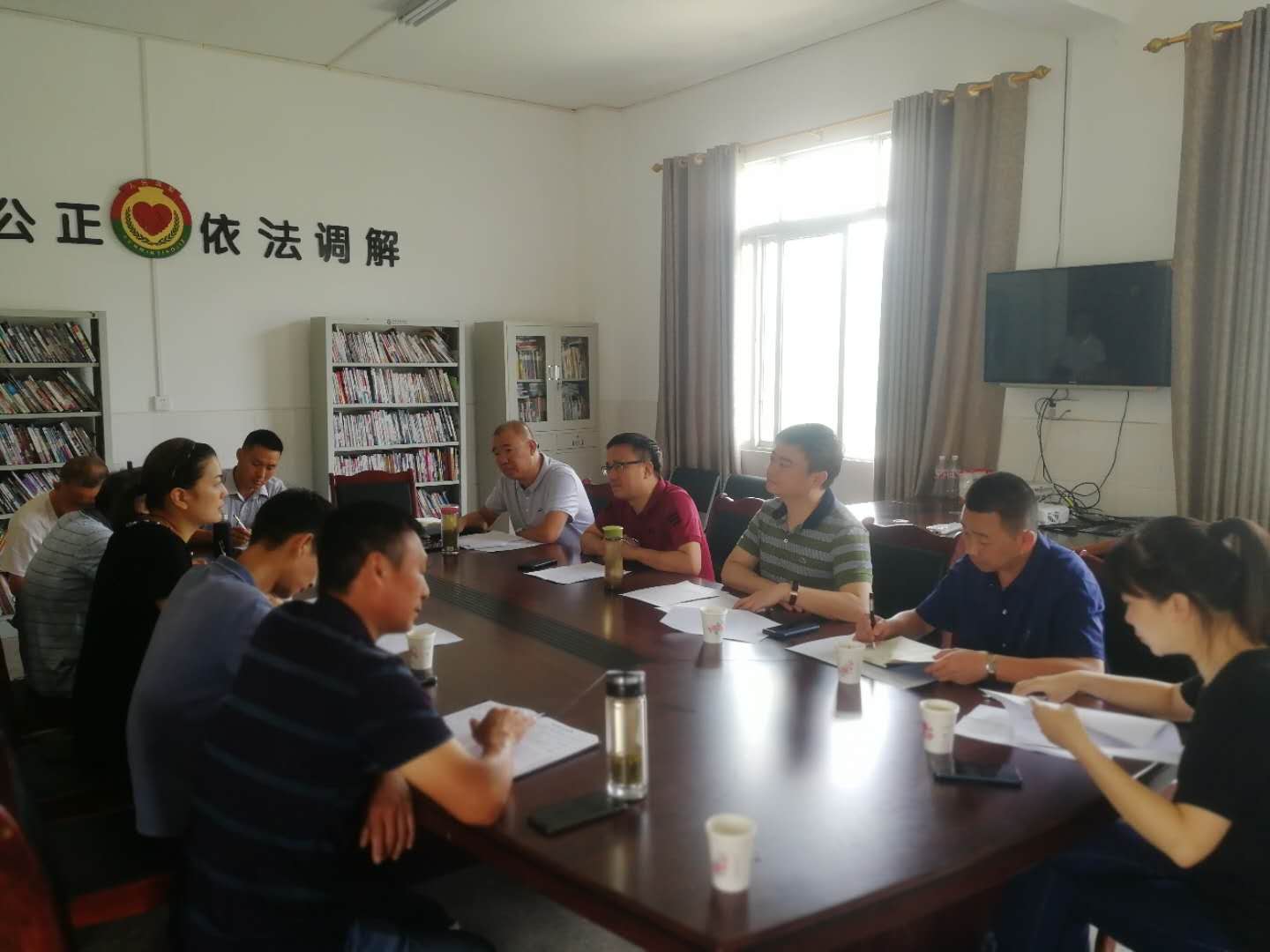 集團公司黨委書記、董事長周燕賓一行到栗子村開展脫貧幫