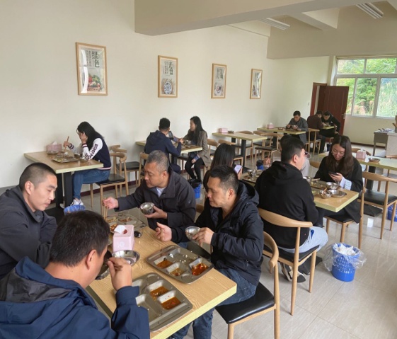 強監(jiān)督，重引導，杜絕“舌尖上的浪費”