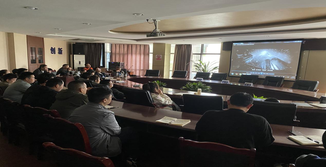 高舉防腐旗幟，弘揚時代正氣