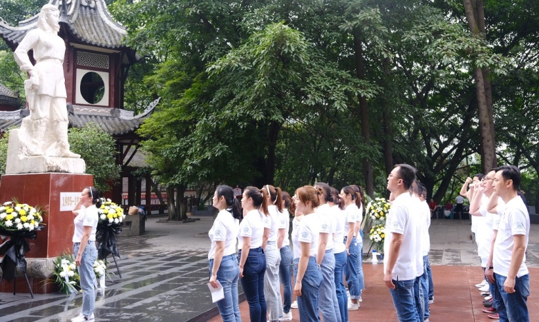 銘記革命先驅  傳承英烈精神 ——共產黨員服務大隊支部開展追思趙一曼英烈活動