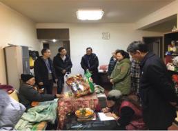 建恒支部主題黨日活動 ——為下渡口社區貧困黨員和殘疾群眾家庭送溫暖