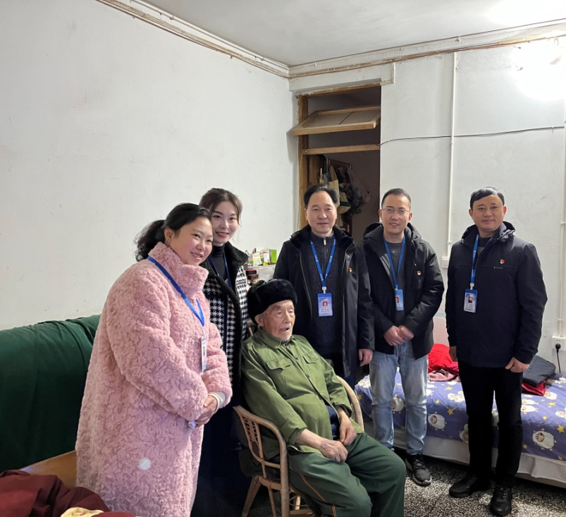 節前慰問送溫暖,情系下渡口社區困難群眾