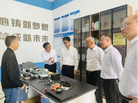 市國資委和市公服集團領導到清源水務公司江宗丙工作室調研